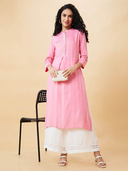 Globus - Women Pink Solid Mandarin Collar Straight Kurta