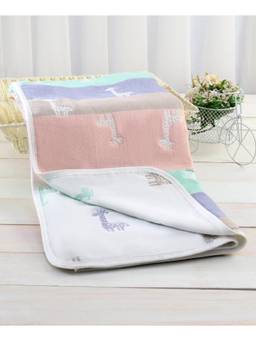 Zoe - Premium Organic Cotton 6 Layer Gauze Blanket Giraffe Print - Multicolor