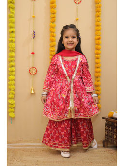Misbis - Girls Floral Printed Kurta And Sharara With Dupatta Pink