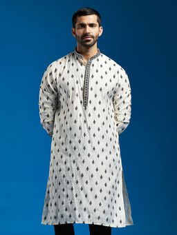 Vastramay - Men Off White Silk Blend Kurta