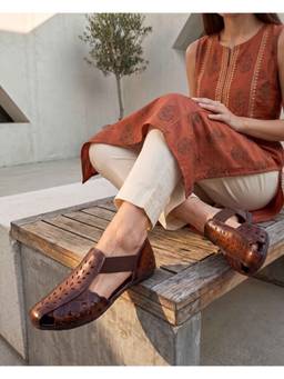 Global Step - Rust Round Toe Posh Mules