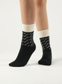 Black color option, Currently selected