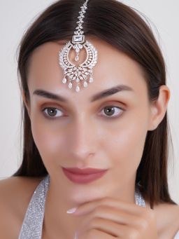 Adwitiya - Women Leaf Design Ad Maang Tikka with Hanging Stone