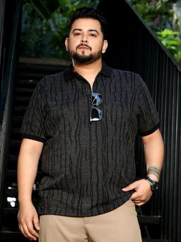 Instafab Plus - Men Midnight Crevice-Jacquard Black Polo T-Shirt