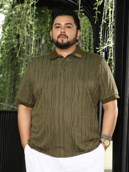 Instafab Plus - Men Crevice-Jacquard Olive Polo T-Shirt