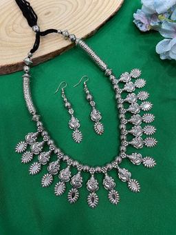 Digital Dress Room - Banjara Choker Ganesha and Leaf Jewellery Set