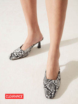 RSVP by Nykaa Fashion - Black And Grey Textured Square Toe Mule Heels