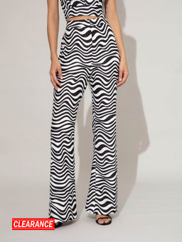 Twenty Dresses by Nykaa Fashion - Black And White Wave Printed Fit And Flare Pants