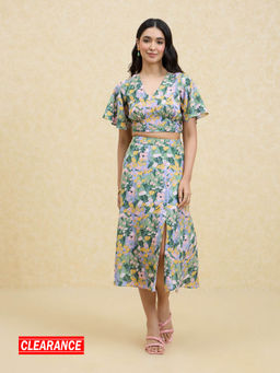 Twenty Dresses by Nykaa Fashion - Multicolor Floral Printed Crop Top Midi Skirt Co-ords (Set of 2)