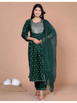 Doriyaan - Green Embroidered Nayra Cut Kurta Pant with Dupatta (Set of 3)