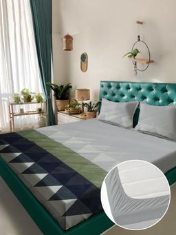 Rosara Home - Multi-Color Geometric 180 TC Fitted Bedsheet with 2 Pillow Covers (King)