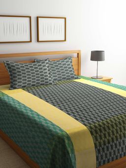 FABINALIV - Multi-Color Geometric Handwoven Bedcover with 2 Pillow Covers (King)