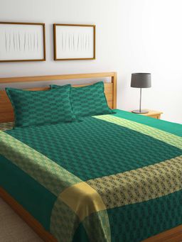 FABINALIV - Multi-Color Geometric Handwoven Bedcover with 2 Pillow Covers (King)