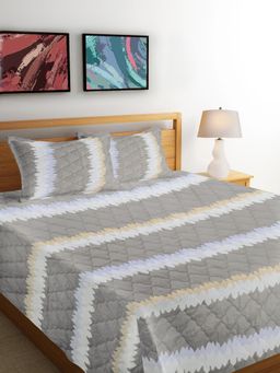 FABINALIV - Multi-Color Striped Blend Reversible Quilted Bedcover with 2 Pillow Covers (King)