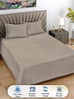 FABINALIV - Beige Solid Cotton Blend Reversible Quilted Bedcover with 2 Pillow Covers (King)