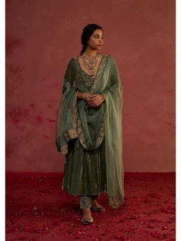 Rhua India - Arisha Velvet Anarkali Kurta Set With Dupatta