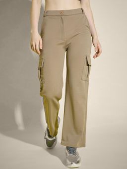 Buynewtrend - Women Beige Plus Size Straight Fit Full Length Solid Cargo Pant