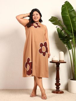 Deebaco - Beige Cotton Flex Solid With Polka Print Patch Work Women Plus Size Dress