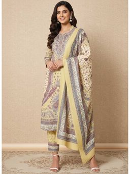 Zamour - Acro Wool Kalamkari Unstitched Dress Material-Olive (Set of 3)