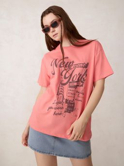 Outzidr - Pink Oversized T-shirt with Graphic Print