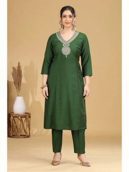 Cotton Culture - Green Embroidered Straight Kurta With Pant
