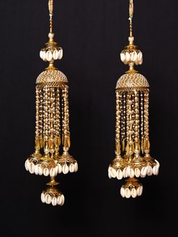 AG'S - Vaishnavi Pearl Hanging Kalire With Kodi and Carved Leaves