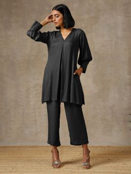 trueBrowns - Black Solid Textured Co-Ord (Set of 2)