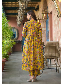 Meera Fab - Yellow Floral Regular Cotton Kurta with Pant and Dupatta
