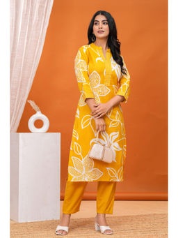 Meera Fab - Yellow Floral Regular Cotton Kurta and Pant