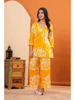 Meera Fab - Yellow Floral Regular Cotton Kurti and Palazzo