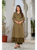 Green color option, Sold out, Currently selected