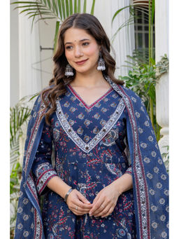 Meera Fab - Blue Floral Regular Cotton Kurta with Pant and Dupatta