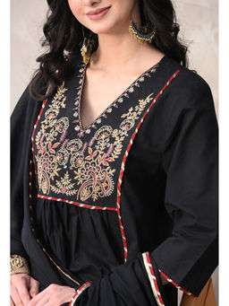 Meera Fab - Black Embroidered Regular Cotton Kurta with Pant and Dupatta