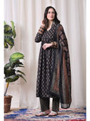 Black color option, Sold out, Currently selected