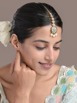 Designbox - Floral Shaped Kundan Maang Tikka