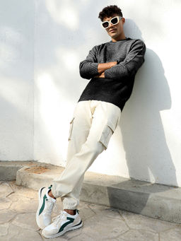 Campus Sutra - Men's Onyx Black Solid Knitted Pullover Sweater