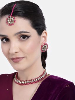 Peora - Traditional Kundan Choker Necklace and Round Stud Earrings with Maang Tikka