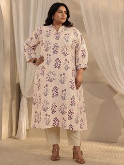 Extra love by Libas - Off White Floral Printed A-Line Kurta With Pocket