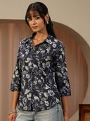 Navy Blue color option, Currently selected