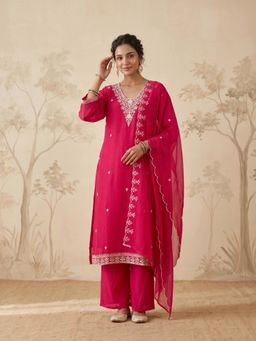 Koskii - Rani Pink Silk Gold Zariwork Kurta With Pant And Dupatta