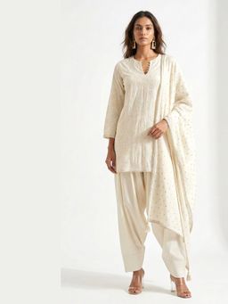 Basanti Kapde aur Koffee - The Jasmine Bloom Ivory Kurta with Salwar and Dupatta