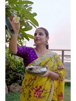 Shobitam - Stunning Vidya Balan Yellow Floral Pure Linen Saree With Unstitched Blouse