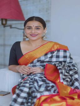 Shobitam - Stunning Korvai Weave Checks Pure Kanjivaram Silk Saree With Unstitched Blouse