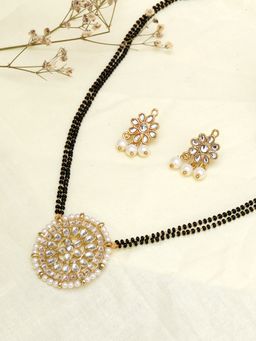Karatcart - Gold Plated Handcrafted White Floral Kundan Mangalsutra with Earrings