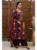 Maroon color option, Currently selected