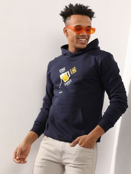 Campus Sutra - Men'S Navy Blue Pour Beer Hoodie With Kangaroo Pocket