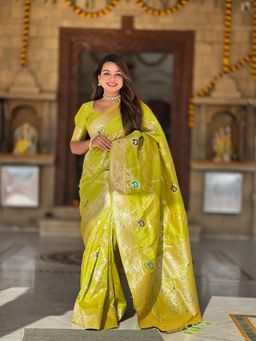 Ekta Textiles - Green Banarasi Silk Minakari Woven Saree with Unstitched Blouse