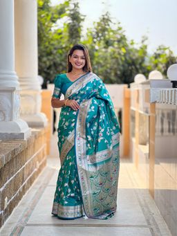 Ekta Textiles - Green Women Soft Banarasi Silk Woven Saree with Unstitched Blouse