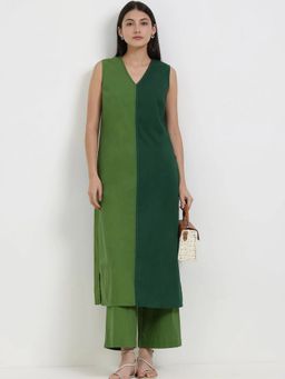 SUTRA CLOTHING - Women Green Colorblock Kurta with Pant