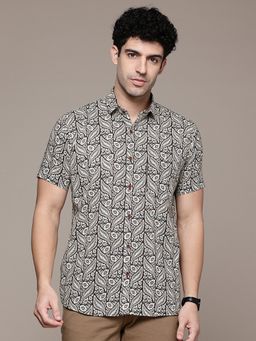 CAYMAN - Off White Ethnic Motifs Printed Pure Cotton Casual Shirt